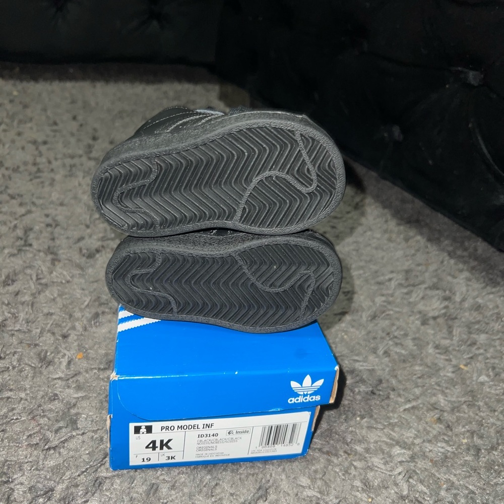 Adidas Pro Model - Picture 2 of 3